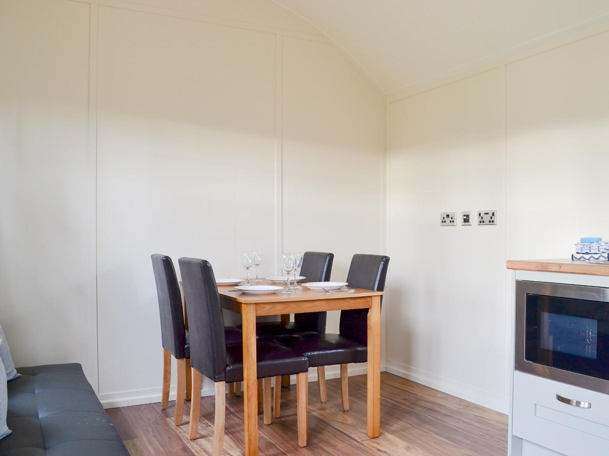 Checkers Cottage - Beaufort Estate Belladrum Extérieur photo